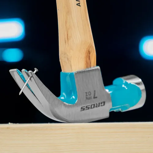 Молоток-гвоздодер,200 г, угол 45, магнит, обрезиненная рукоятка AMERICAN HICKORY GROSS
